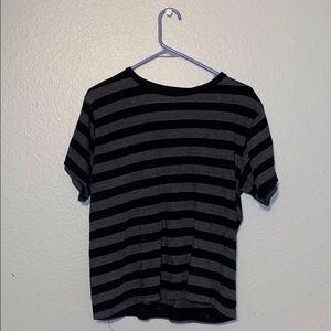 black and gray tee